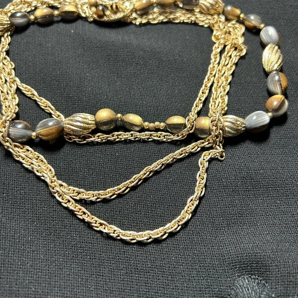 VTG Gorgeous MCM Heavy Gold beaded choker. Some beads are missing from clasp. - Picture 4 of 9